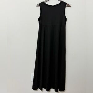 Simple Black Sleeveless Midi Dress